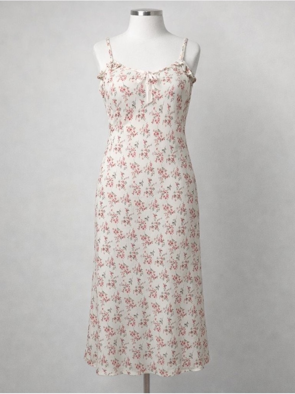 Chic Floral Midi Dress with Spaghetti Straps